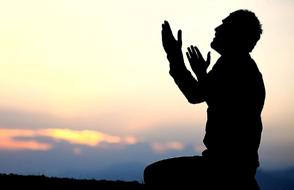 تأثیرات علمی دعا کردن بر زندگی روزمره