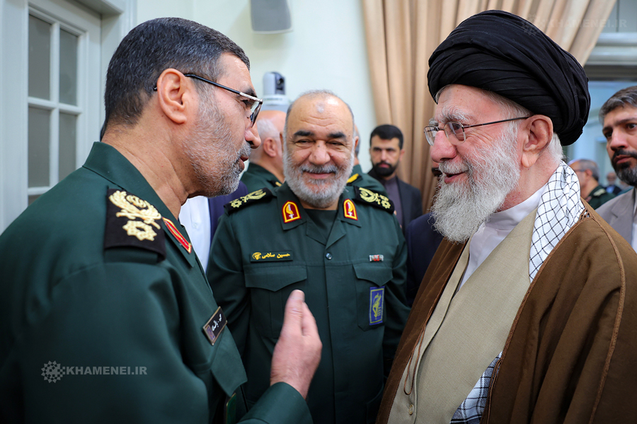 دانشجوی فیزیک دانشگاه شریف یا مغز متفکر وعده صادق