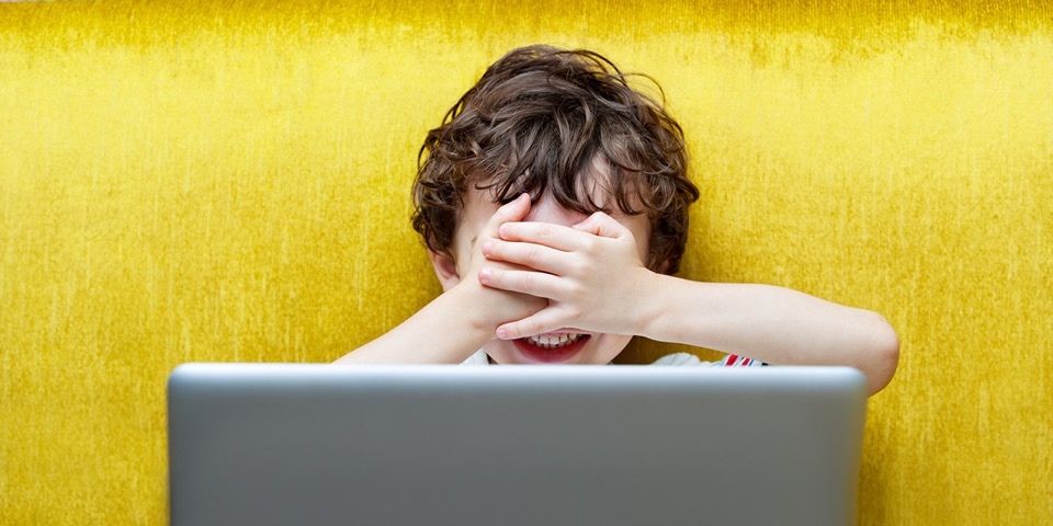 مواجهه با محتوای نامناسب در کودکان
