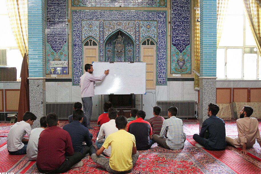 نقش هیئت و مسجد در حل مسائل اجتماعی
