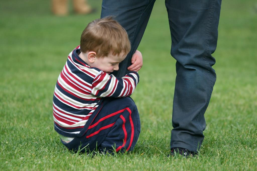 وابستگی بیش از حد به والدین در کودکان
